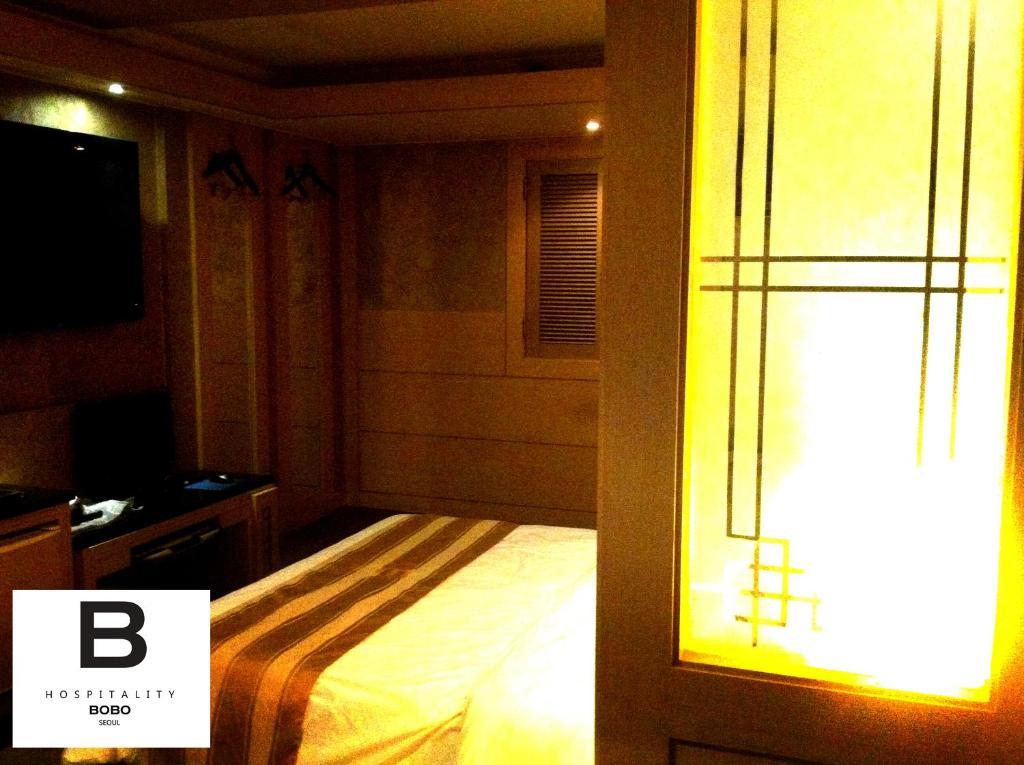 Bobo Hotel Hongdae Seoul Phòng bức ảnh