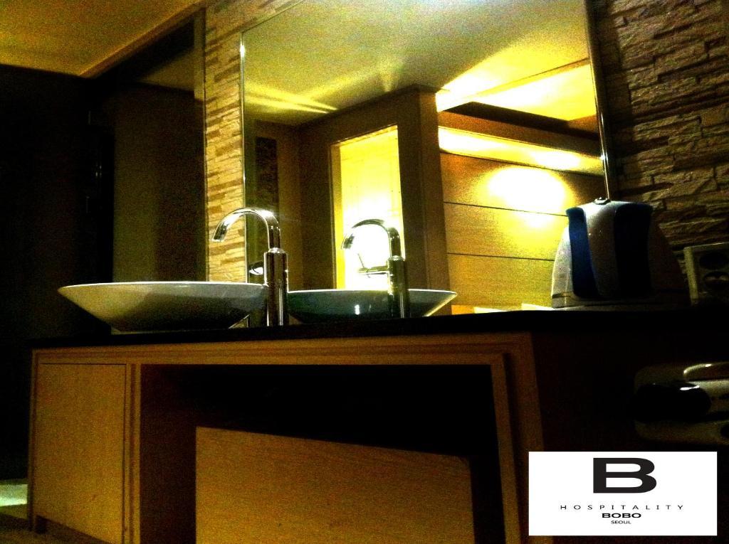 Bobo Hotel Hongdae Seoul Phòng bức ảnh
