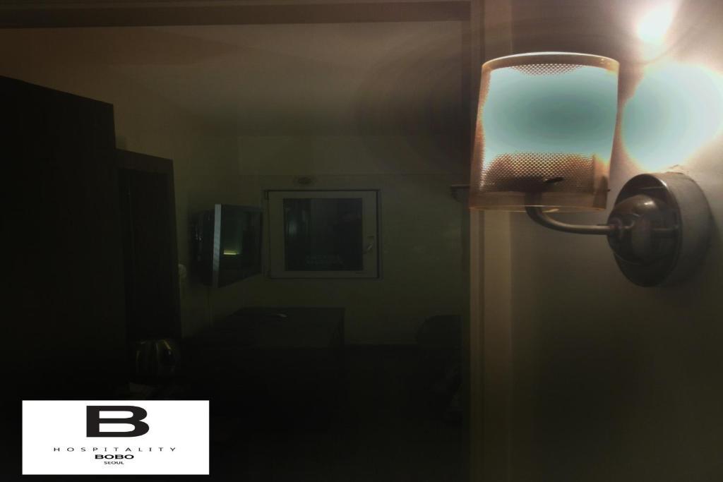 Bobo Hotel Hongdae Seoul Phòng bức ảnh